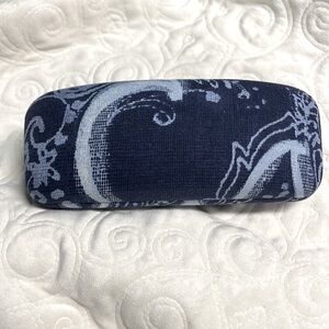 BNWOT VERA BRADLEY RETIRED INDIO BLUE COTTON PRINT HARD CLAMSHELL GLASSES CASE